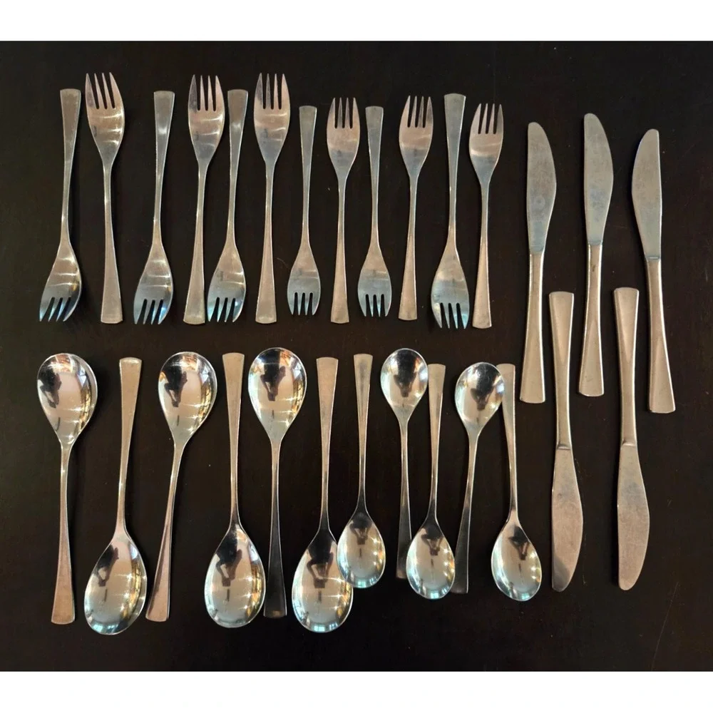 28 Pieces Reed & Barton Stainless Rebacraft Narvik Flatware Place Setting 5+